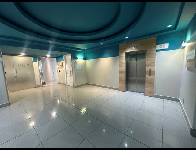 131M² OFFICE TO LET IN CENTURY CITY